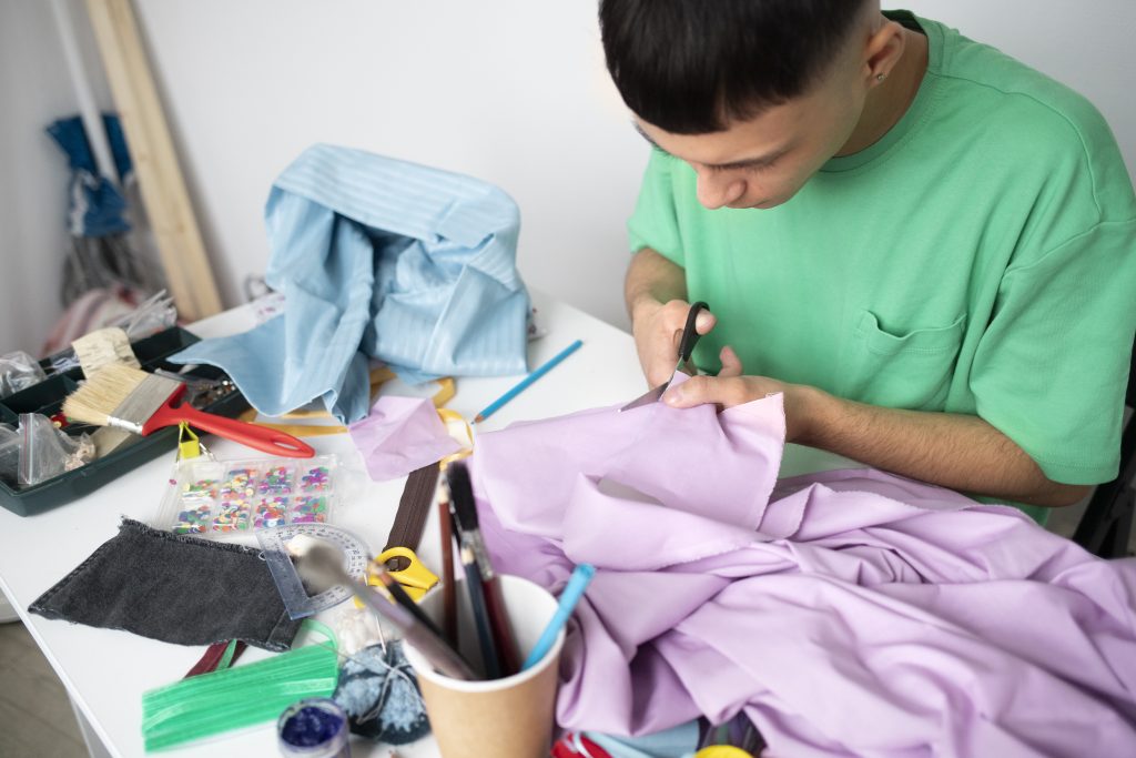 Tendencias en costura en 2024 upcycling reaprovechamiento de ropa
